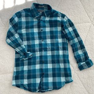 Men’s button down shirt, size M